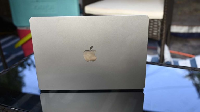 MacBook Air de 15 pulgadas configurado para WWDC junto con auriculares de realidad mixta de Apple (informe)